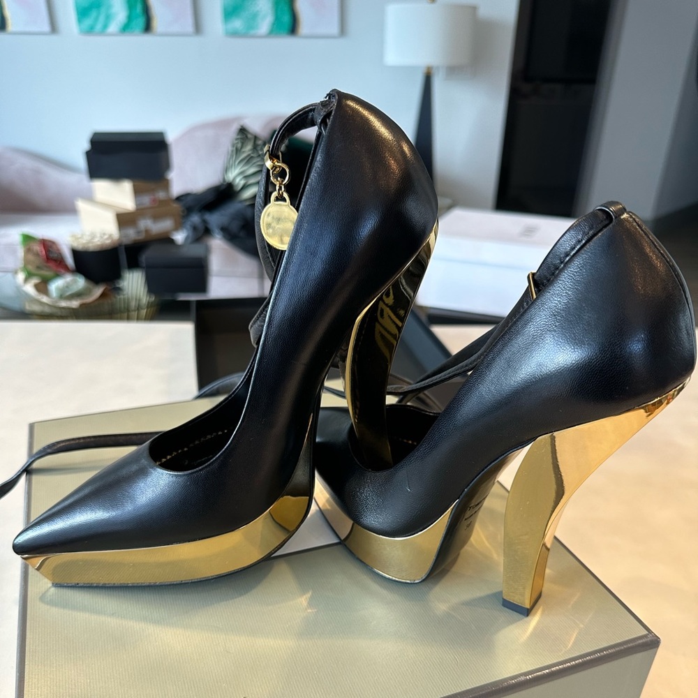 Tom Ford Lux Napa Leather Ankle-Tie Platform Pumps Size 8 US/38 EU Gold Heel